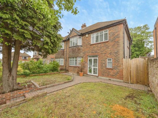 House for sale in London Borough of Croydon, Shirley