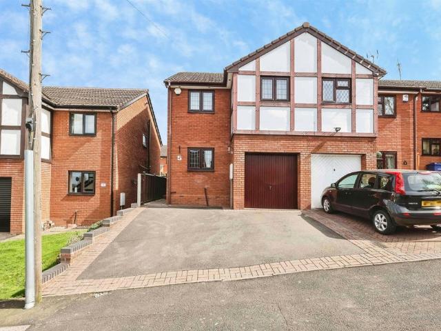 House for sale in Brierley Hill, West Midlands