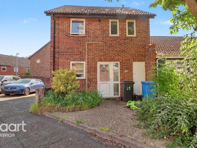 House for sale in Clover Hill, East Bank