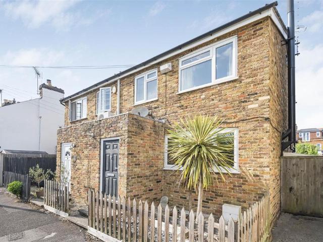 House for sale in Clewer Village, Windsor