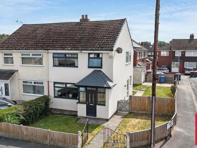 House for sale in Lower Irlam, Salford
