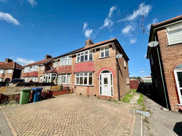 House for sale in South Stanmore, Greater London