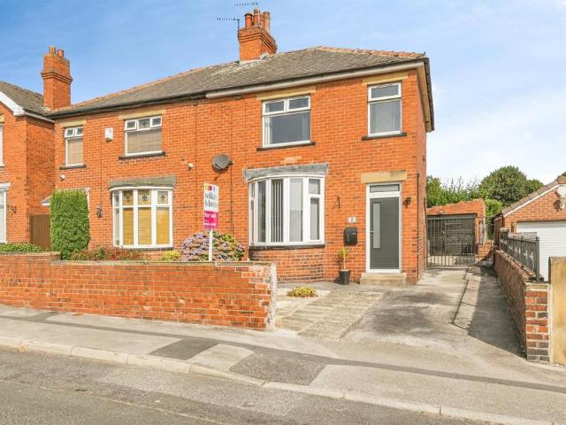 House for sale in Hanging Heaton, Dewsbury