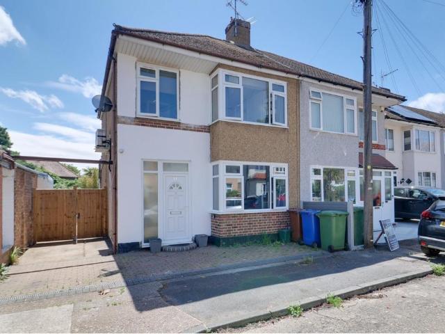 House for sale in Aveley, Essex