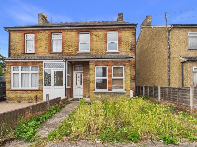 House for sale in London Borough of Hounslow, Feltham