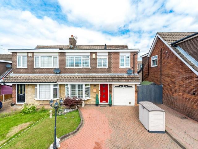 House for sale in New Hall Farm, Wigan