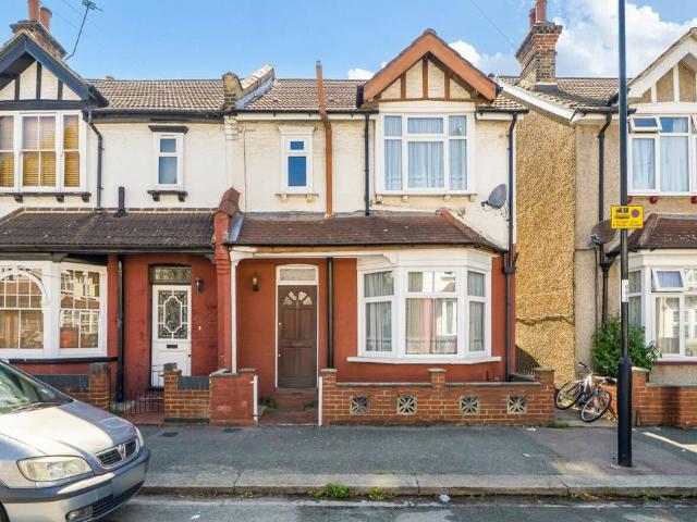 House for sale in London Borough of Croydon, Addiscombe