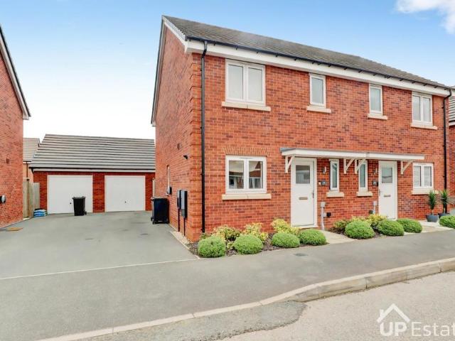House for sale in Bedworth Heath, Camp Hill
