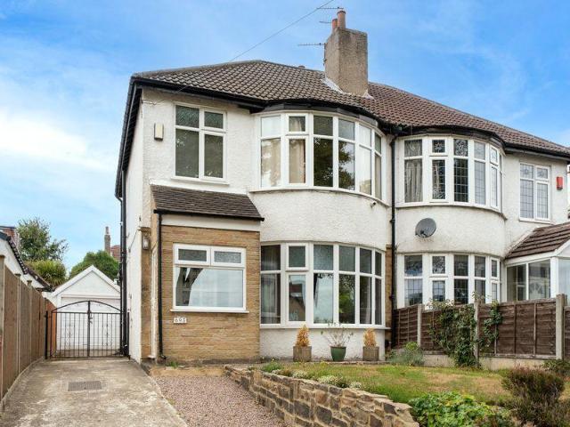 House for sale in Carr Manor, Chapel Allerton