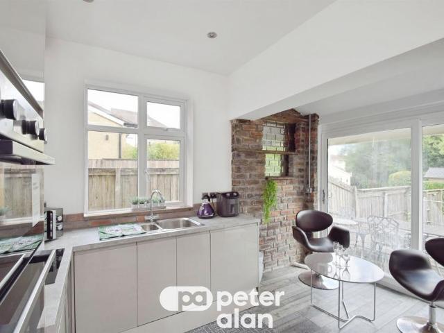 House for sale in Tycoch, Nangreaves