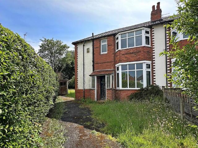 House for sale in Timperley, Timperley