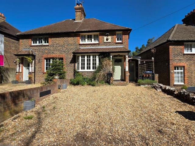House for sale in Pachesham Park, Surrey