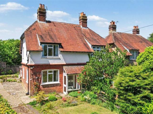 House for sale in Fole, Surrey
