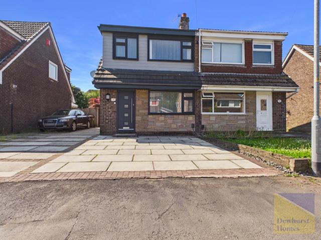 House for sale in Sharoe Green, Higher Bartle