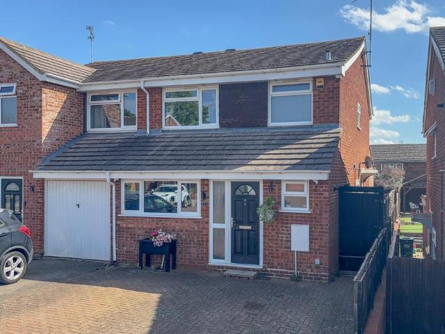 House for sale in Leighton-Linslade, Leighton Buzzard