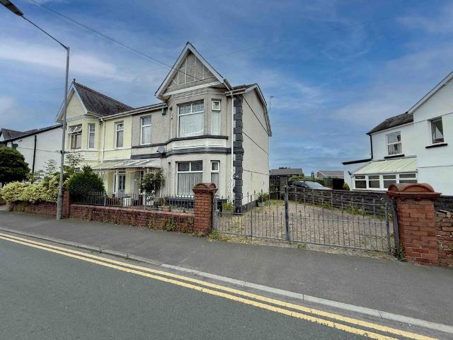 House for sale in Loughor, Wales