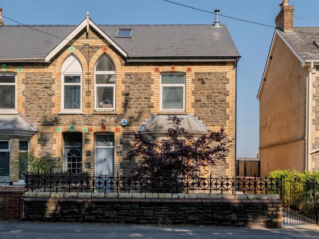 House for sale in Sebastopol, Griffithstown