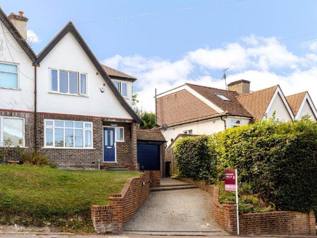 House for sale in Hillview, Surrey