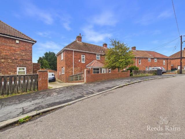 House for sale in Sherburn Village, Sherburn