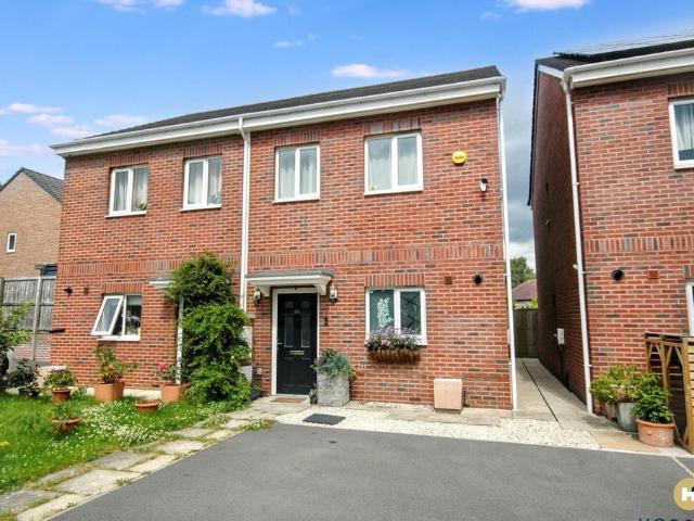 House for sale in Horbury, West Yorkshire