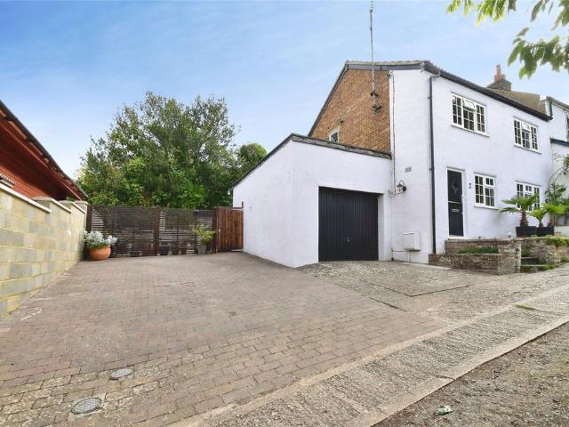 House for sale in Ivinghoe