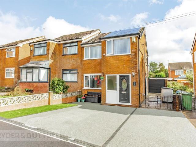 House for sale in Austerlands, Oldham