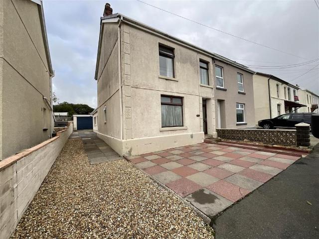 House for sale in Llannon, Cross Hands