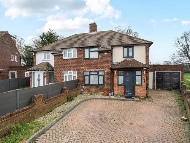 House for sale in Watford Rural, Batchworth