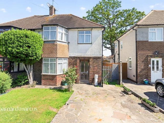 House for sale in Stoneleigh, Ewell