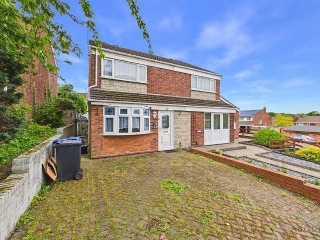 House for sale in Cradley, West Midlands