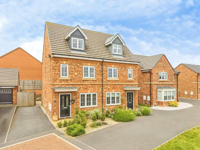 House for sale in City Fields, West Yorkshire