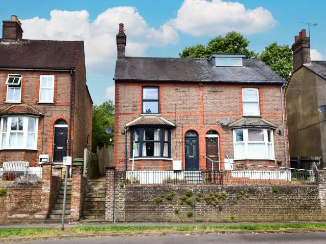 House for sale in The Image, Pouchen End