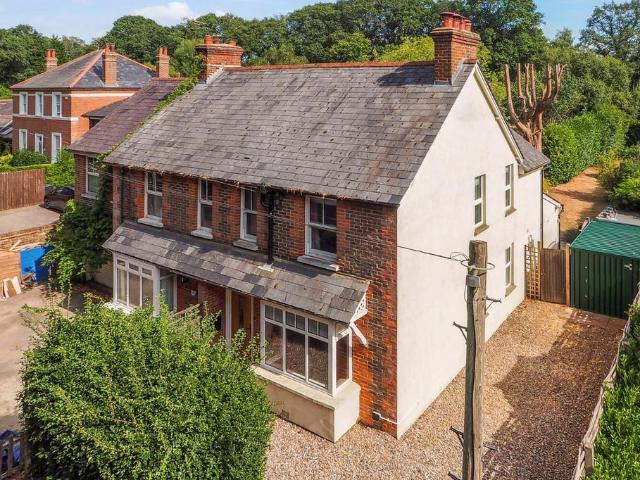 House for sale in Littlecote, West Sussex