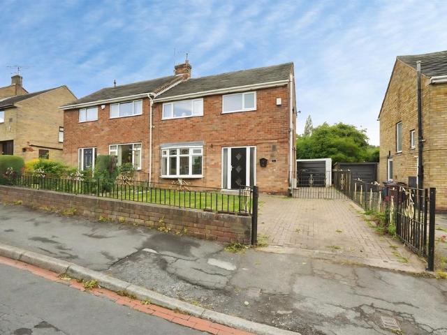 House for sale in Worsbrough Bridge, Worsbrough
