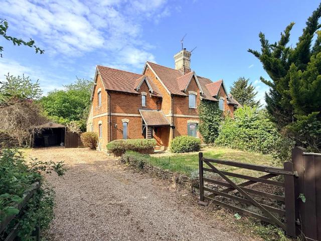 House for sale in Great Faringdon, Dromore