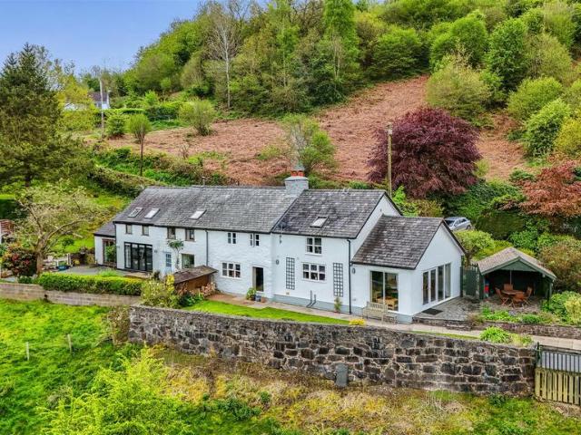 House for sale in Llanfyllin