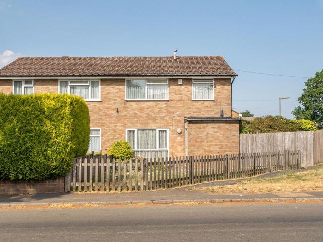 House for sale in Caterham on the Hill, Hillview