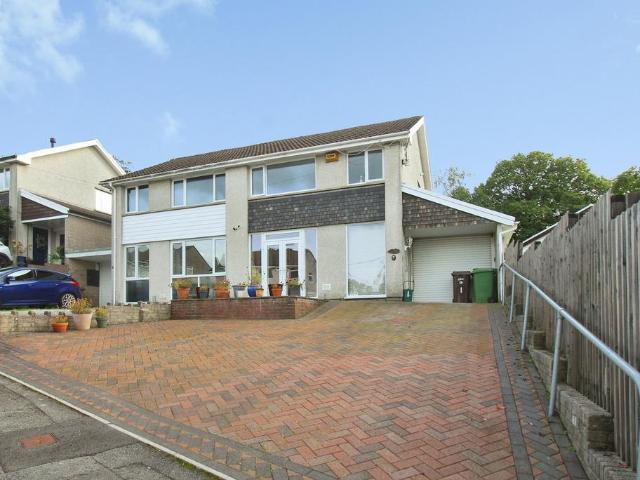 House for sale in Maesycwmmer, Caerphilly