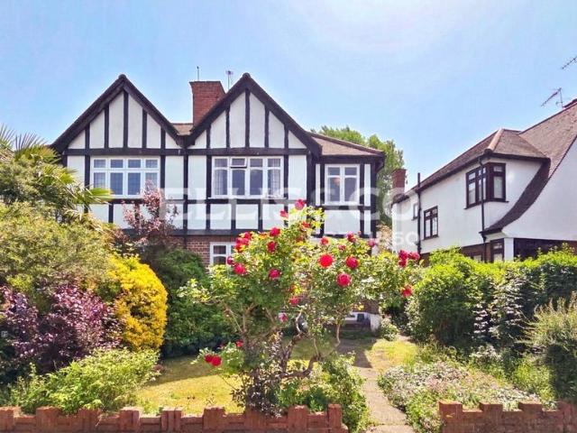 House for sale in London Borough of Ealing, Greenford