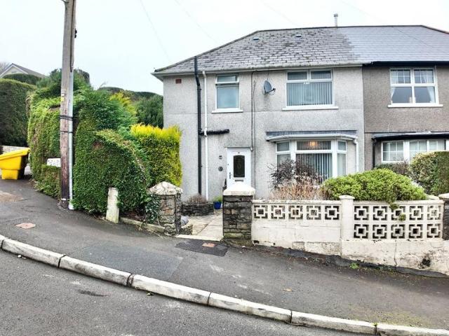 House for sale in Ynysddu, Wales