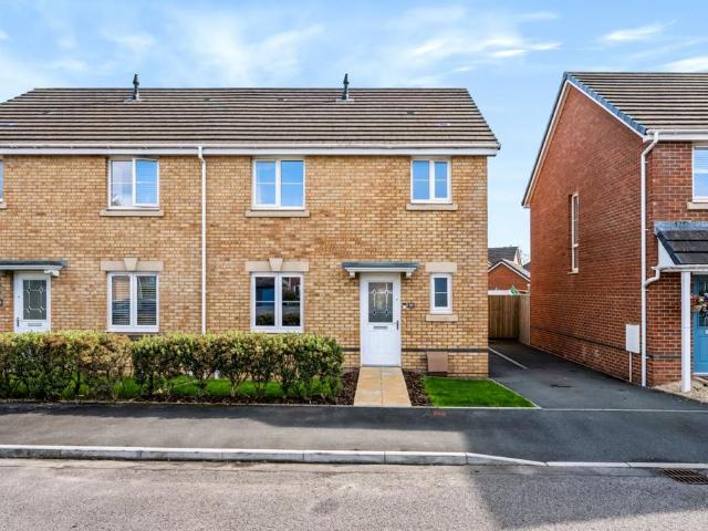 House for sale in Llanharry, Brynsadler