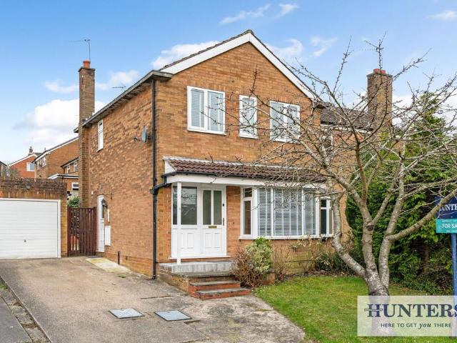 House for sale in Westfield, Guiseley