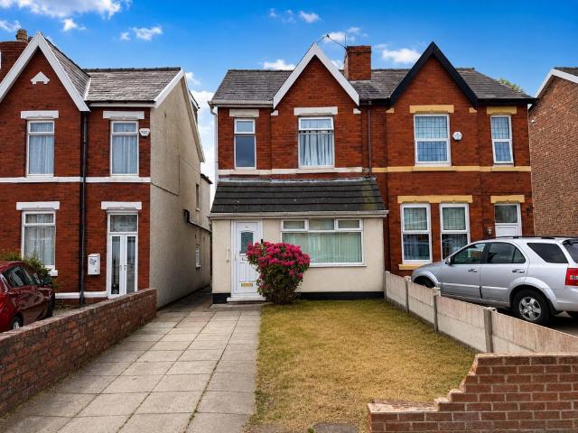 House for sale in Marshside, Southport
