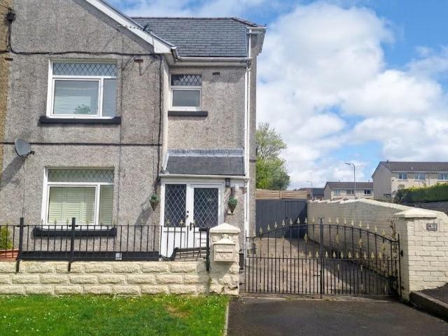 House for sale in Brynaman Isaf, Gwaun-cae-gurwen