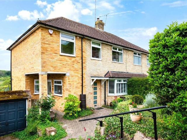 House for sale in Woodmansterne, Red Hill