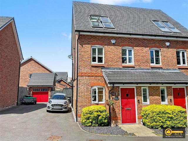 House for sale in Gun Hill, Warwickshire