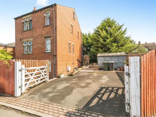 House for sale in Lascelles Hall, Kirkburton