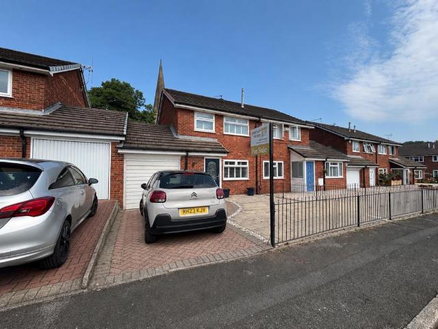 House for sale in Prestolee, Lee Bank