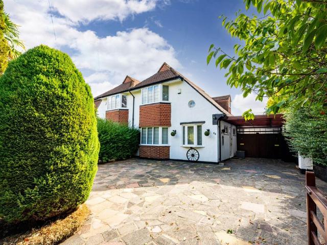 House for sale in Royal Borough of Kingston upon Thames, Greater London