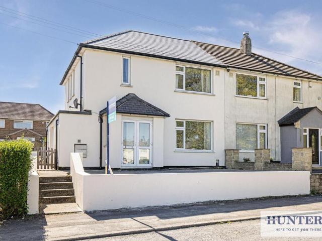 House for sale in Low Farm, West Yorkshire